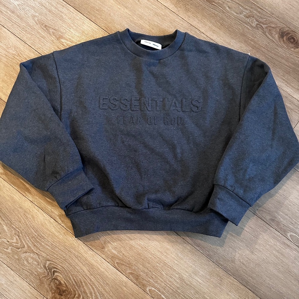 Fear of God Essentials Crewneck Sweatshirt Charcoal Grey Embossed Logo Mens M